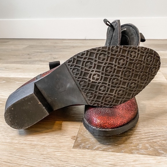 Sacha London | Metallic Red and Black Boots | Zipper top - Picture 4 of 9